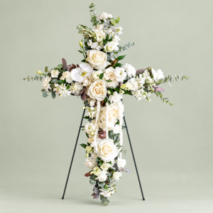 Cruz floral blanca personalizada